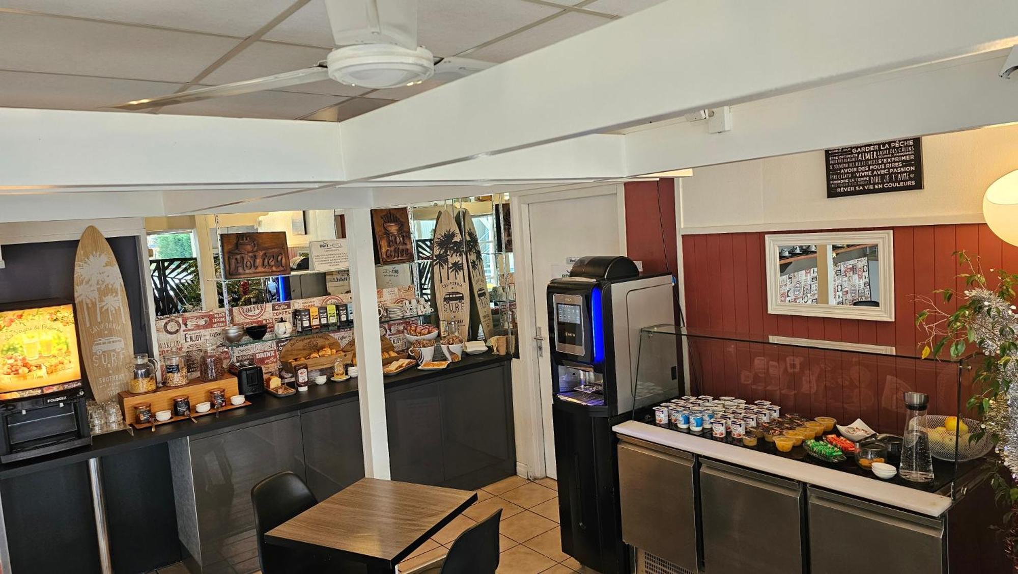 Brit Hotel Essentiel Pau Lescar Zewnętrze zdjęcie