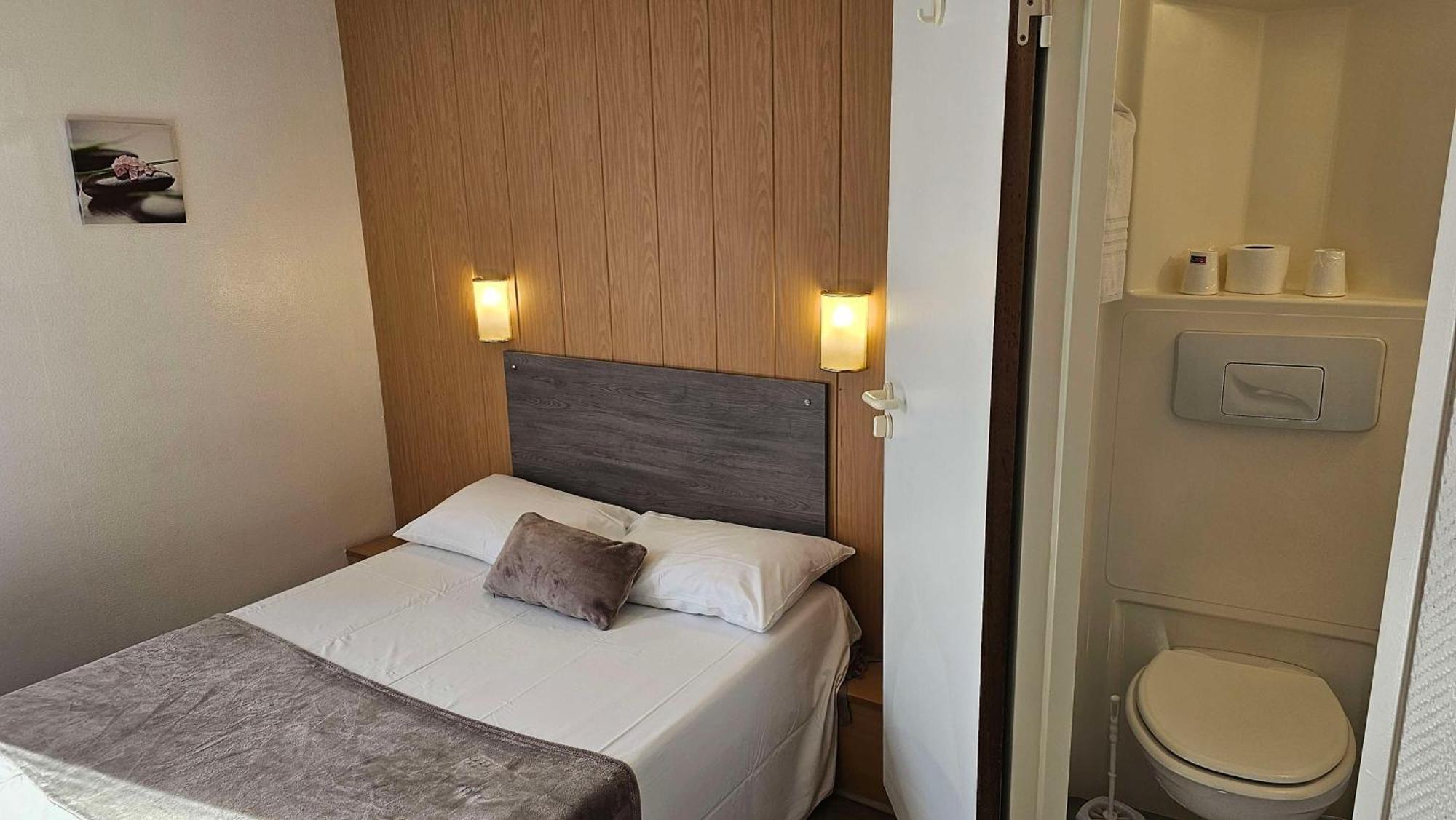 Brit Hotel Essentiel Pau Lescar Zewnętrze zdjęcie