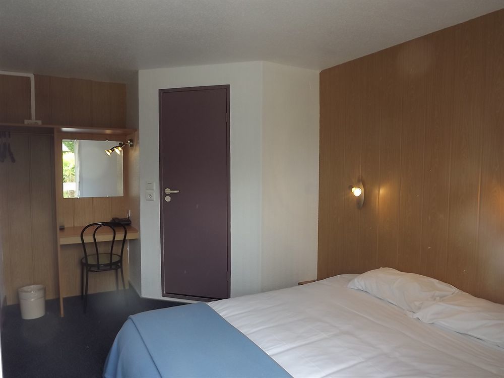 Brit Hotel Essentiel Pau Lescar Zewnętrze zdjęcie